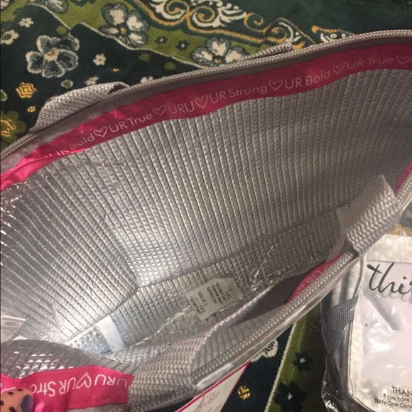 SOLD...Thirty One Butterfly Swirl Thermal Tote - Picture 2 of 5